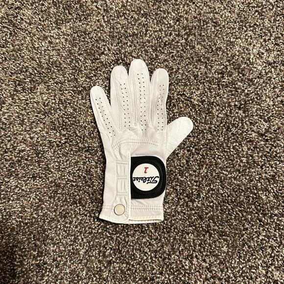 Titleist Accessories - Titleist White Golf Glove